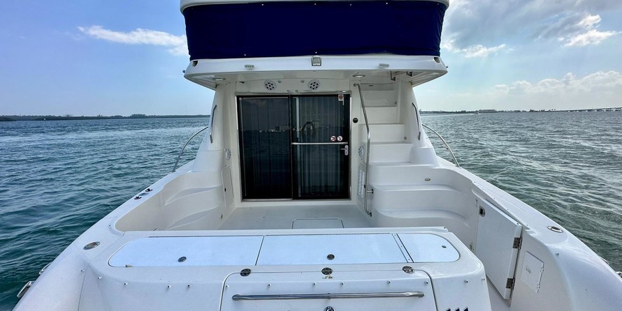 Sea Ray 580 Sedan Bridge