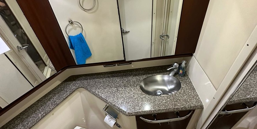 Sea Ray 580 Sedan Bridge