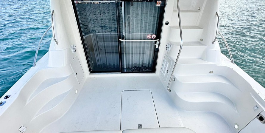 Sea Ray 580 Sedan Bridge