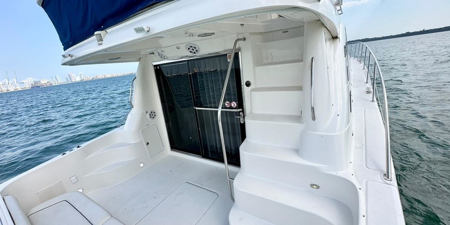 Sea Ray 580 Sedan Bridge