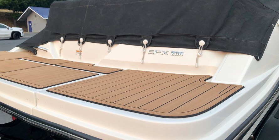 Sea Ray SPX 230