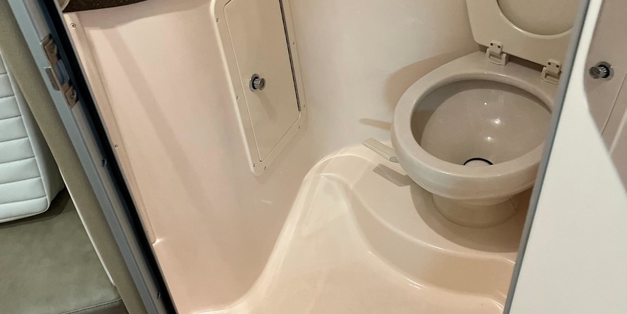 Grady-White Express 330