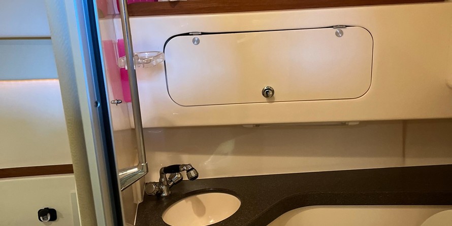 Grady-White Express 330