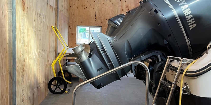 Grady-White Express 330