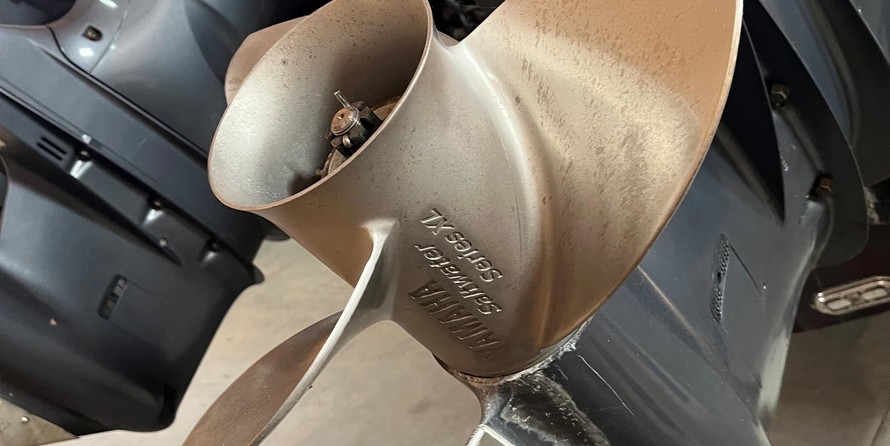 Grady-White Express 330