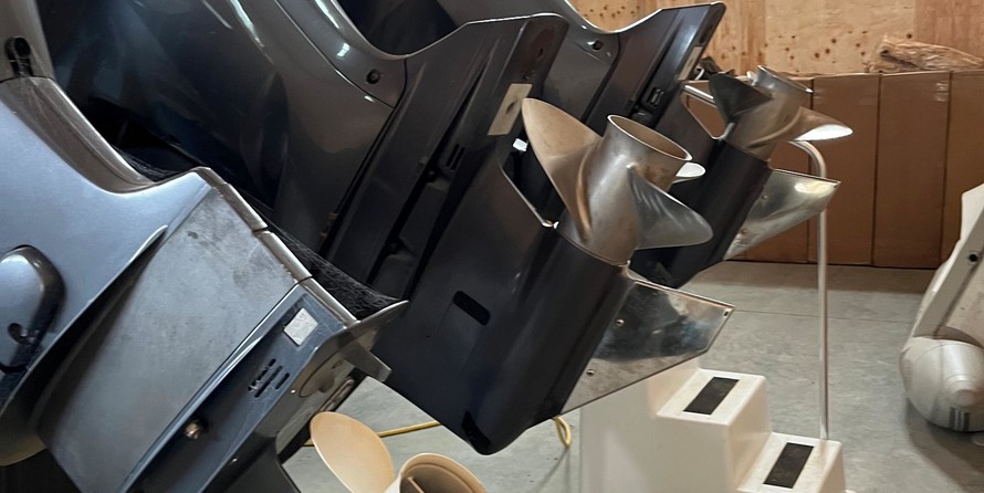 Grady-White Express 330