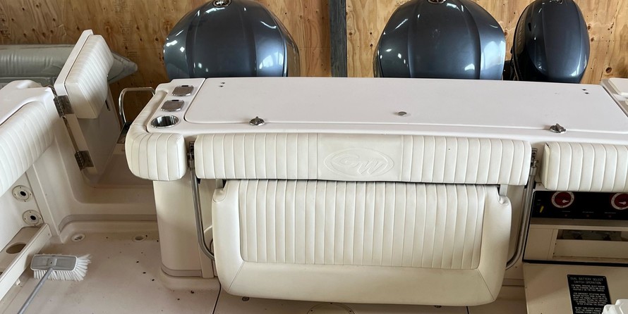 Grady-White Express 330