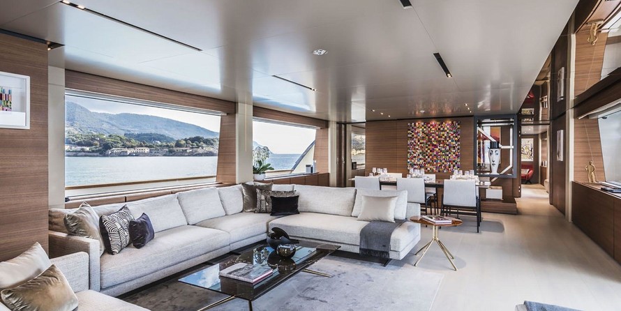 Custom Line Navetta 33