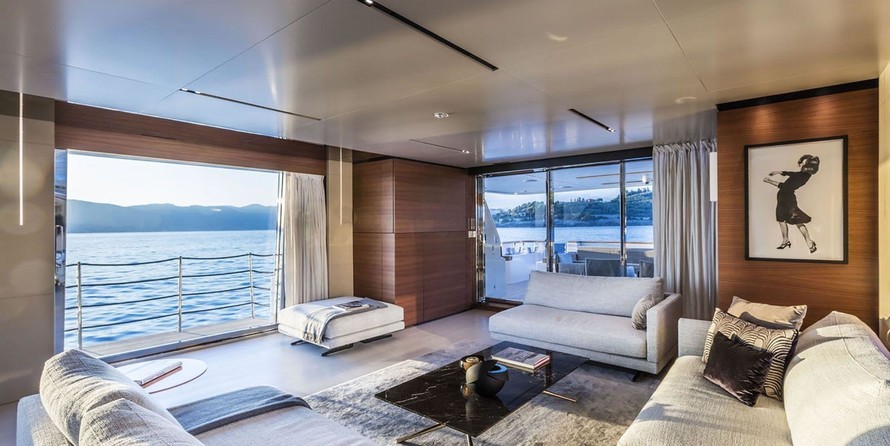 Custom Line Navetta 33