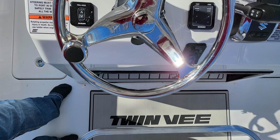Twin Vee 260 STX