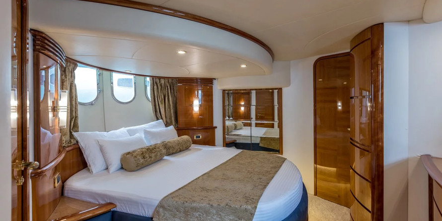 Azimut 62 Fly - 3 + 2 cab.