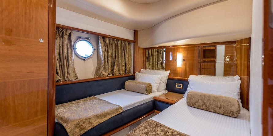 Azimut 62 Fly - 3 + 2 cab.