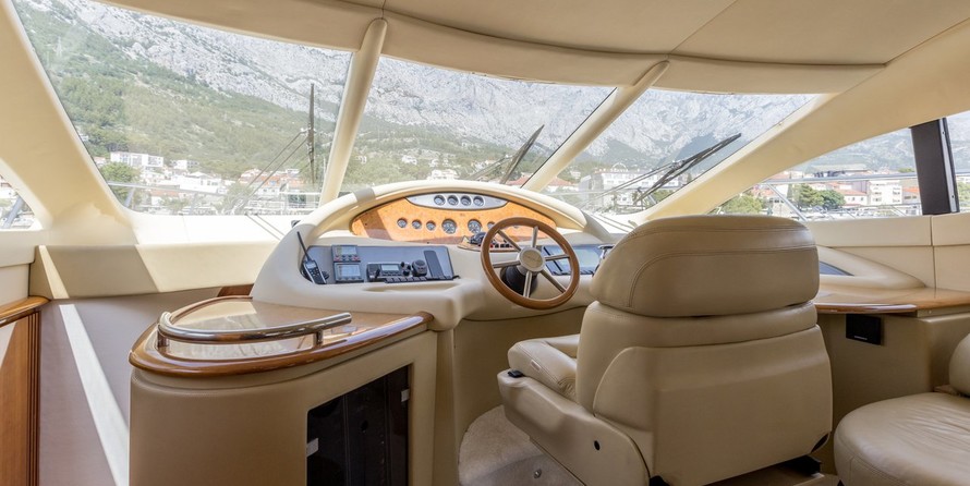 Azimut 62 Fly - 3 + 2 cab.