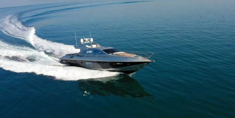 Azimut 68 - 3 + 1 cab.