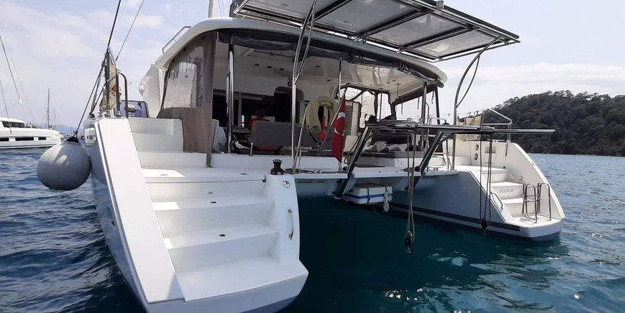 Lagoon 450 F