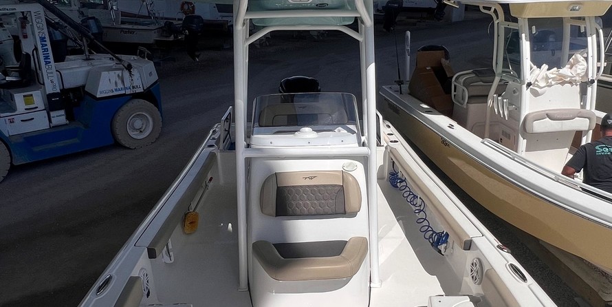 Parker 2300 Big Bay