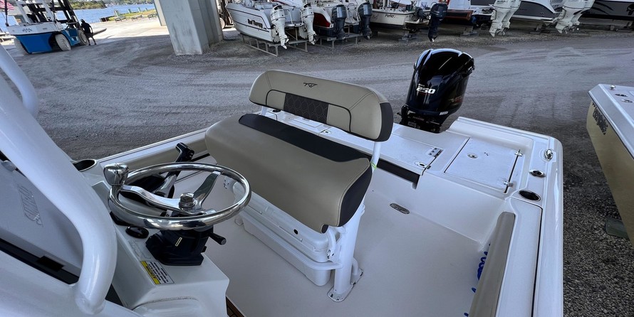 Parker 2300 Big Bay