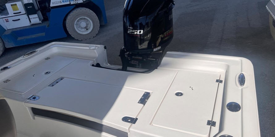 Parker 2300 Big Bay