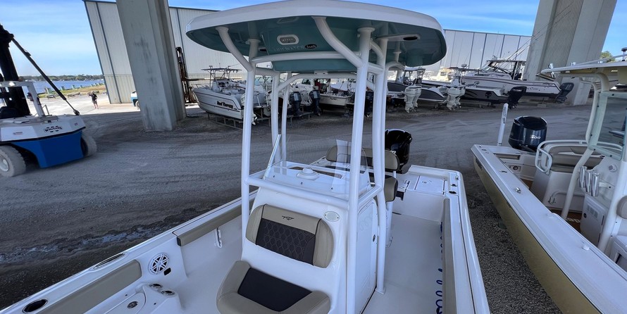 Parker 2300 Big Bay