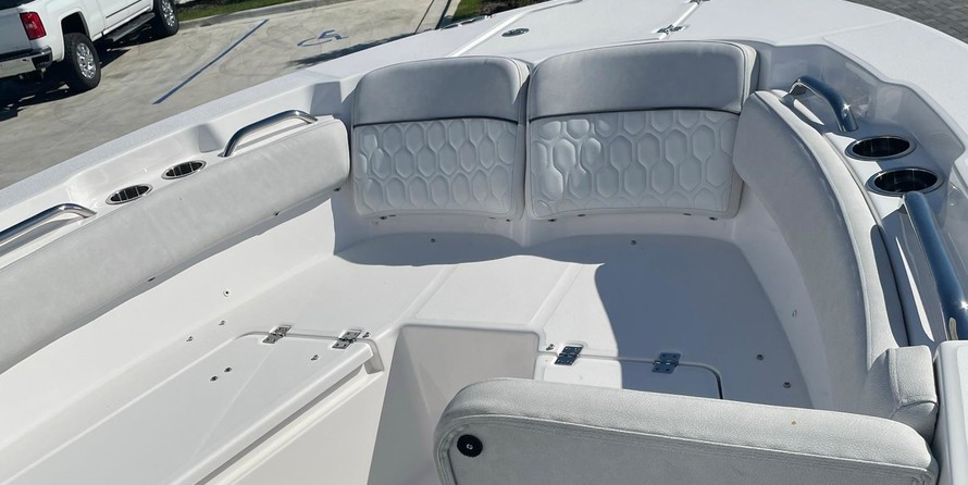 228 Sea Fox Commander