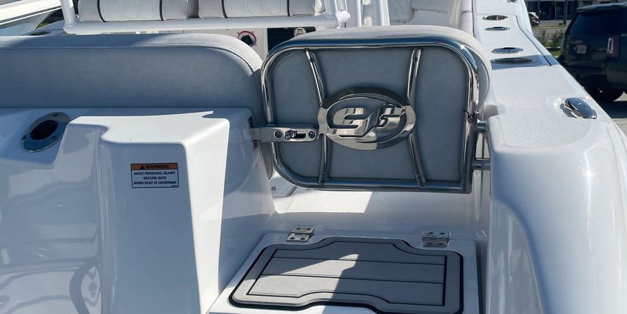 228 Sea Fox Commander