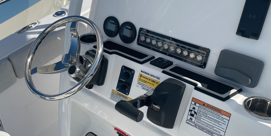 228 Sea Fox Commander