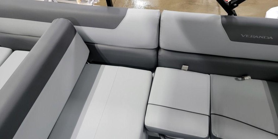 60 x 16 tri-toon passenger vessel