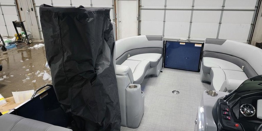 60 x 16 tri-toon passenger vessel