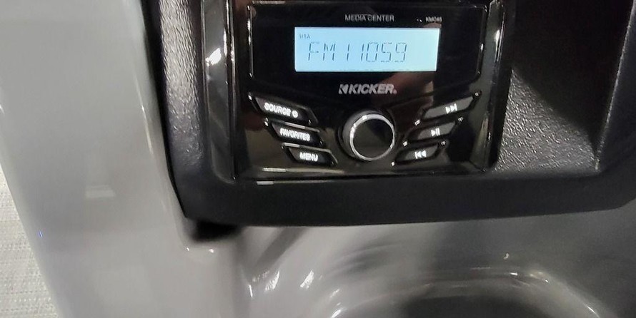 60 x 16 tri-toon passenger vessel