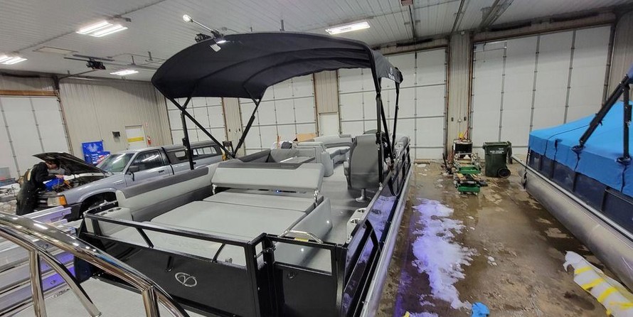 60 x 16 tri-toon passenger vessel