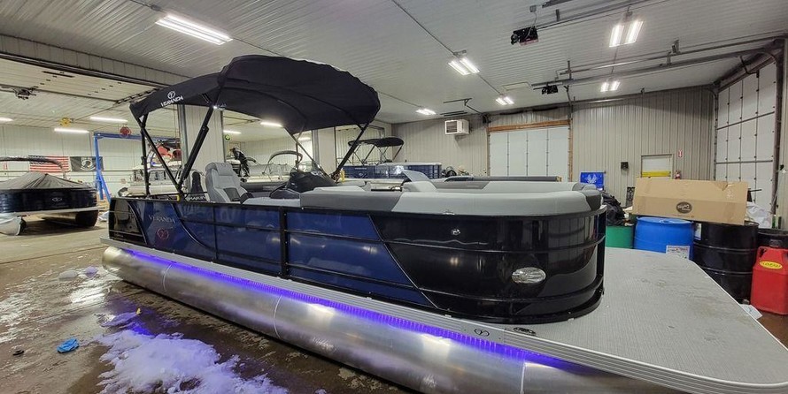 60 x 16 tri-toon passenger vessel