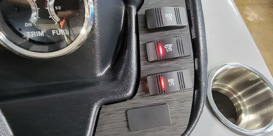 60 x 16 tri-toon passenger vessel