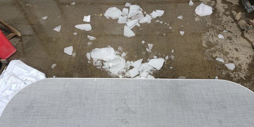 60 x 16 tri-toon passenger vessel