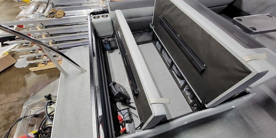 60 x 16 tri-toon passenger vessel