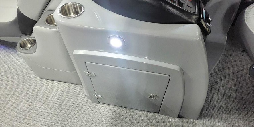 60 x 16 tri-toon passenger vessel