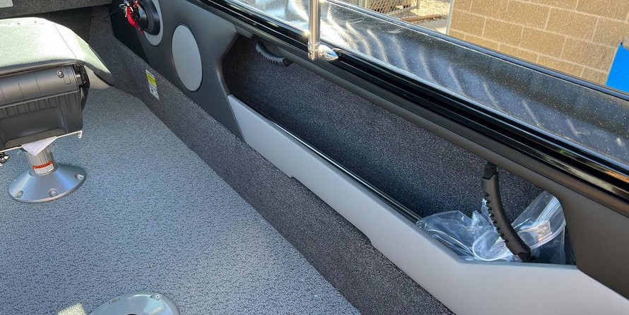 Lund Boats 1875 Crossover XS