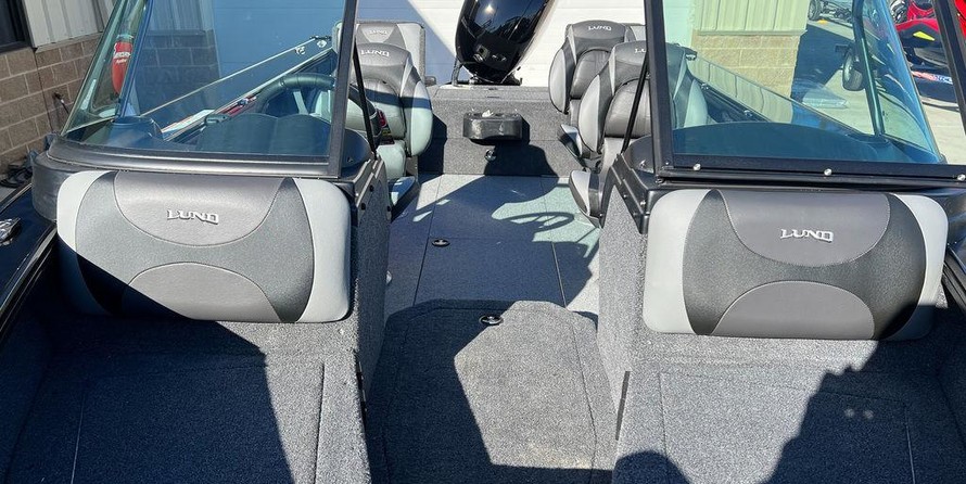 Lund Boats 1875 Crossover XS