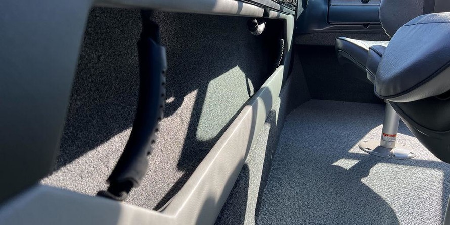 Lund Boats 1875 Crossover XS