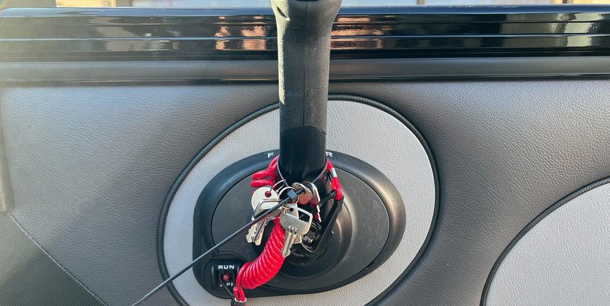 Lund Boats 1875 Crossover XS