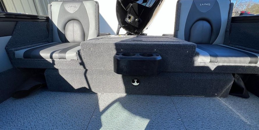 Lund Boats 1875 Crossover XS