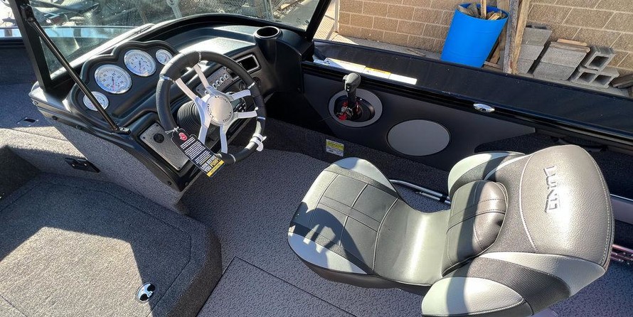 Lund Boats 1875 Crossover XS