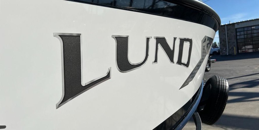 Lund Boats 1875 Crossover XS