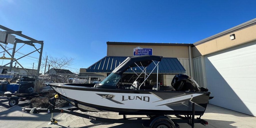 Lund Boats 1875 Crossover XS