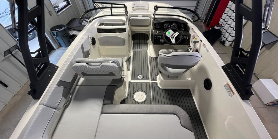 Bayliner VR5 BOWRIDER