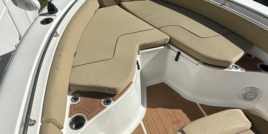 Sea Ray hunt ultra 211