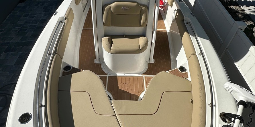 Sea Ray hunt ultra 211