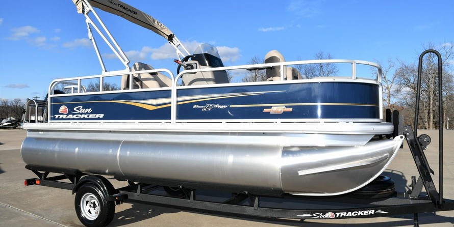 Sun Tracker Bass Buggy 18 DLX