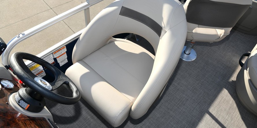 Sun Tracker Bass Buggy 18 DLX