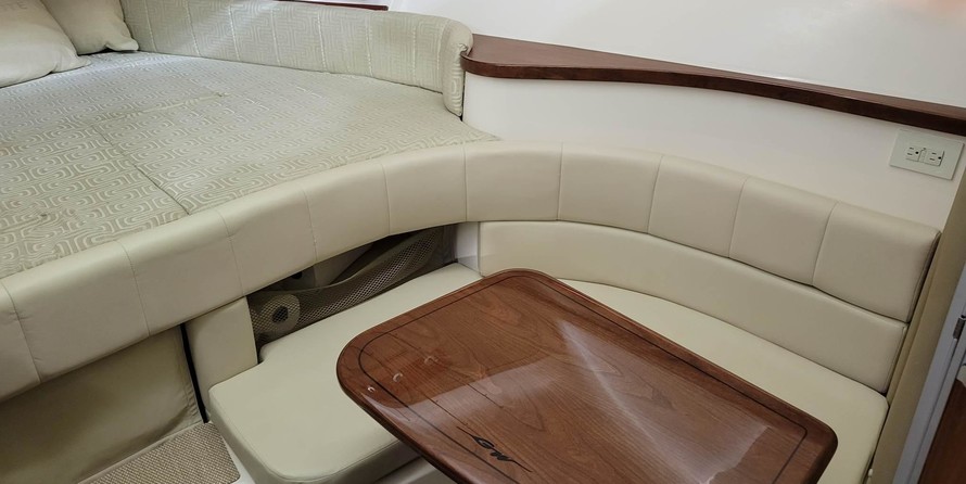 Grady-White Express 330