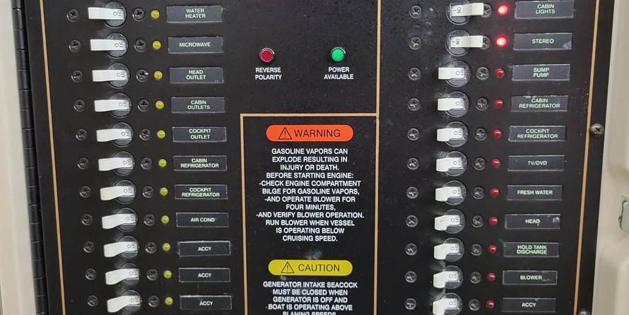 Grady-White Express 330